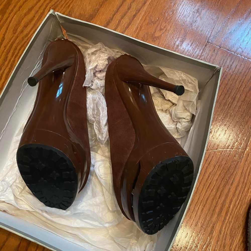 Shoe’s - Picture 4 of 7